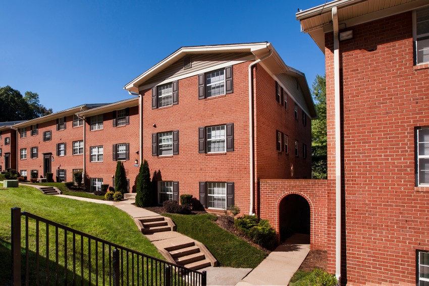 Kenilworth at Charles Apartments - Towson, MD